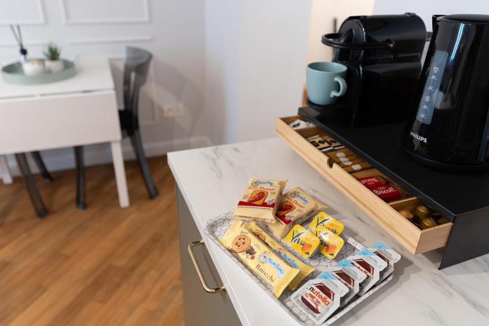 Coffee/tea facilities, Kitchen or kitchenette, Food and drinks, Breakfast