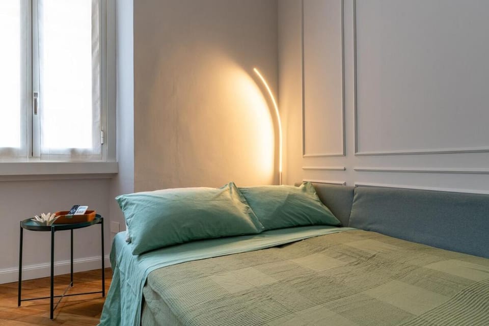 Bed, Living room