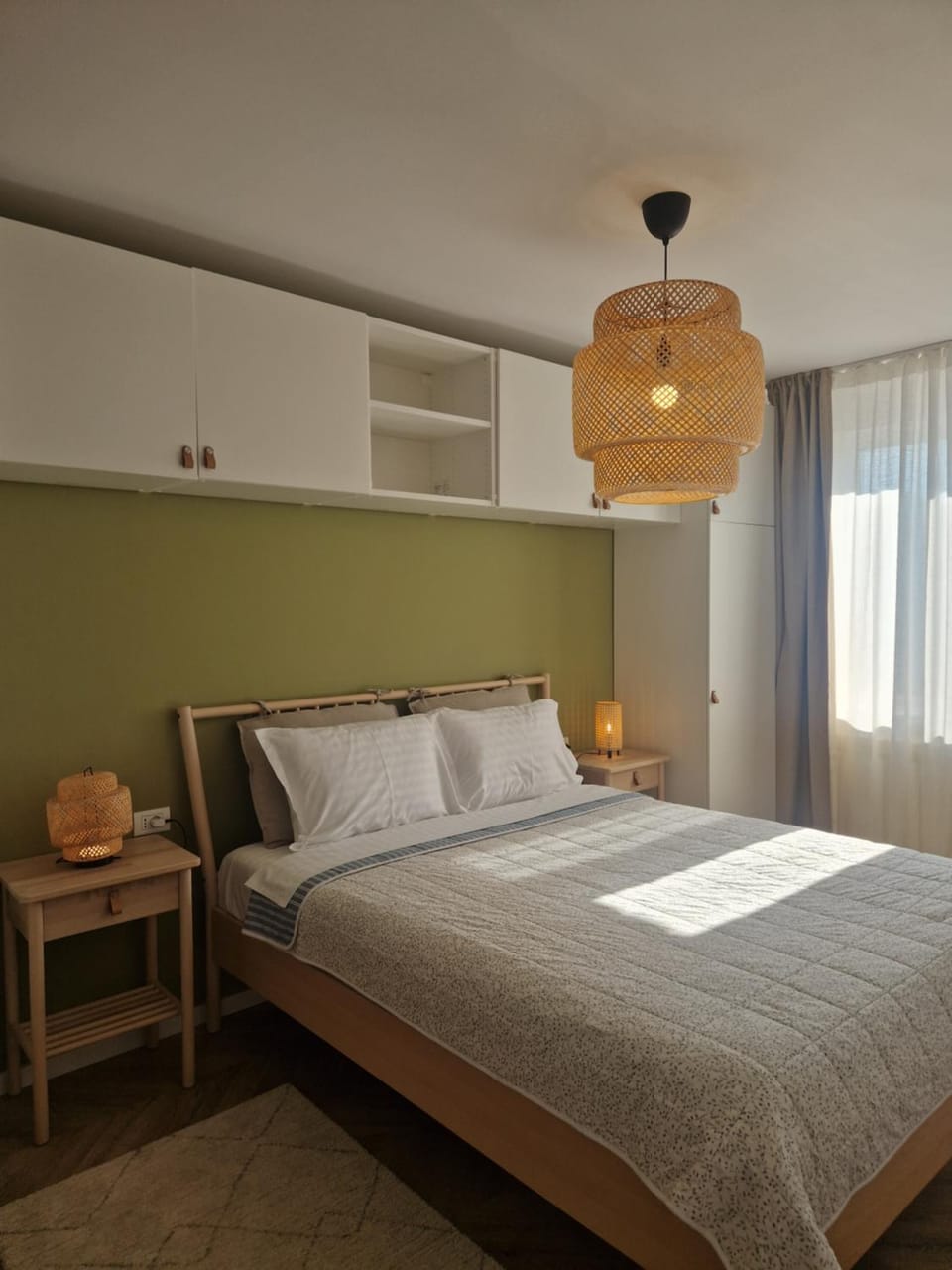 Photo of the whole room, Bedroom