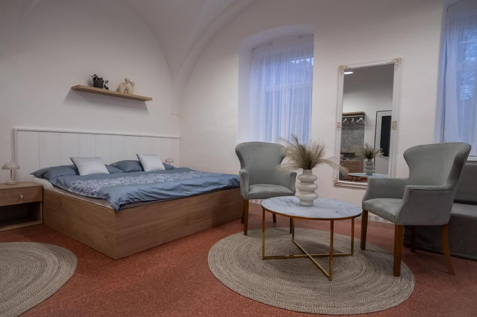 Bed, Living room