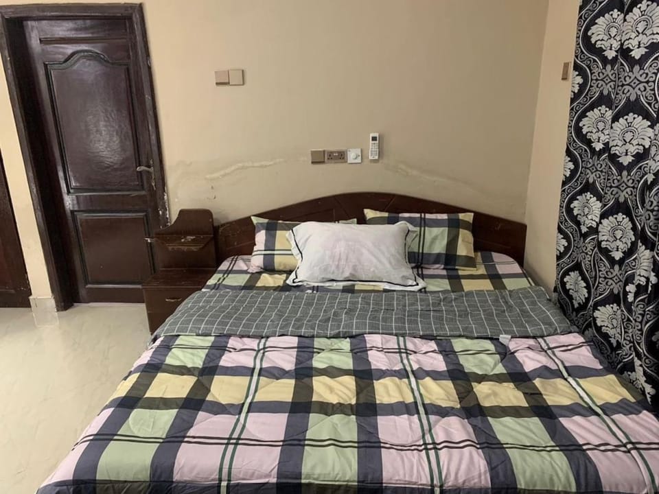 Bed, Bedroom, air conditioner