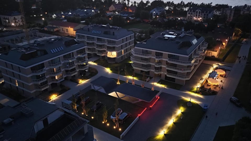 Property building, Restaurant/places to eat, Swimming pool