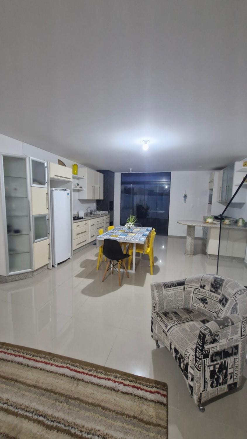 Kitchen or kitchenette, Dining area, oven, pet friendly, stove