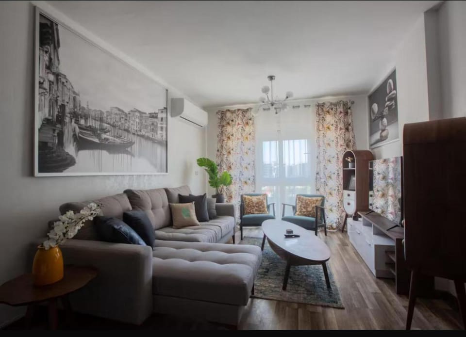 شقة مفروشة بالكامل مكيفة ثلاث غرف Apartment in Cairo Governorate