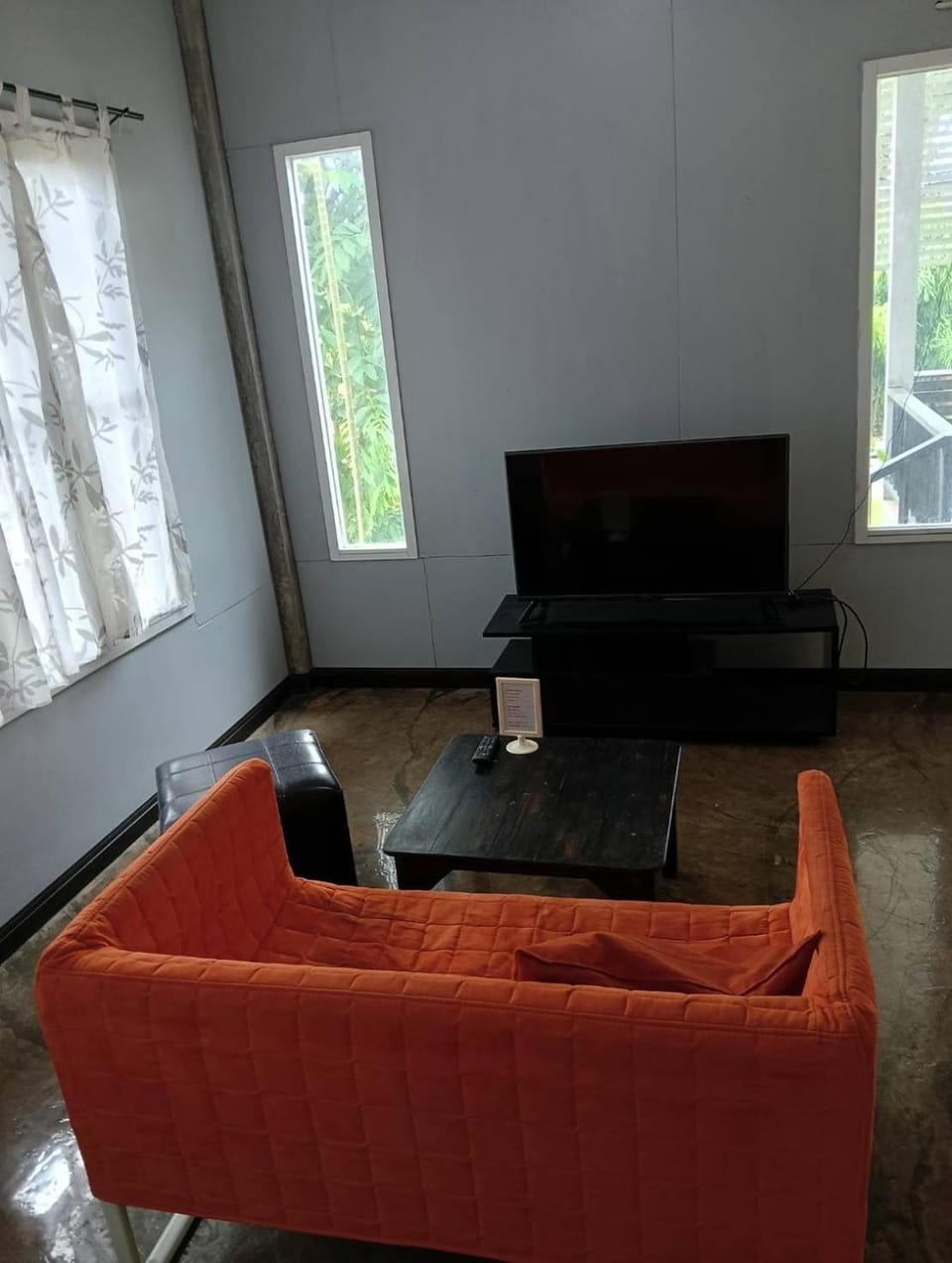 Communal lounge/ TV room, TV and multimedia, Living room, Seating area, Evening entertainment