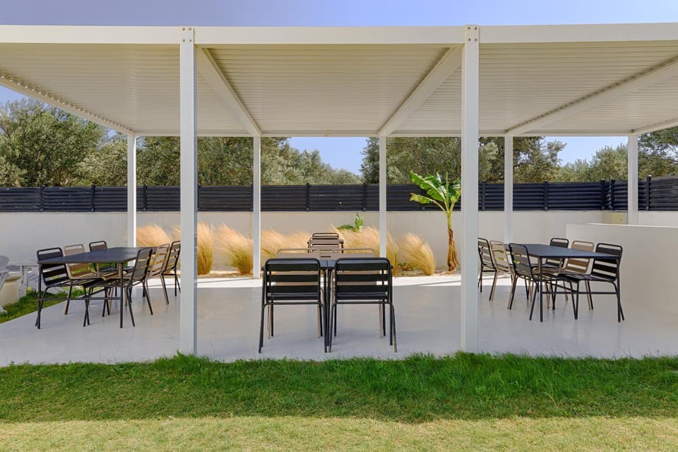 Day, Garden, Seating area, Garden view