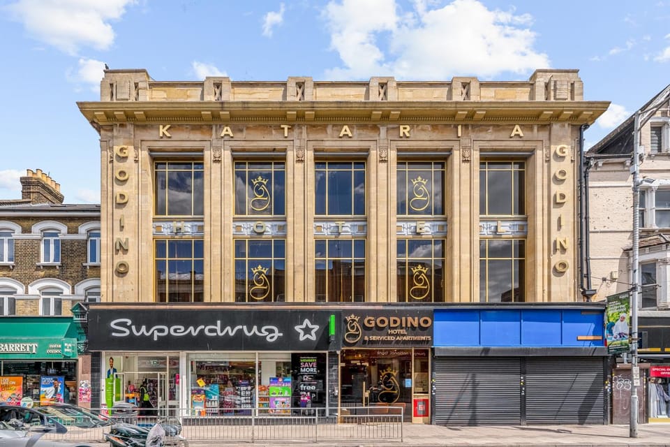Property building, Day, Location