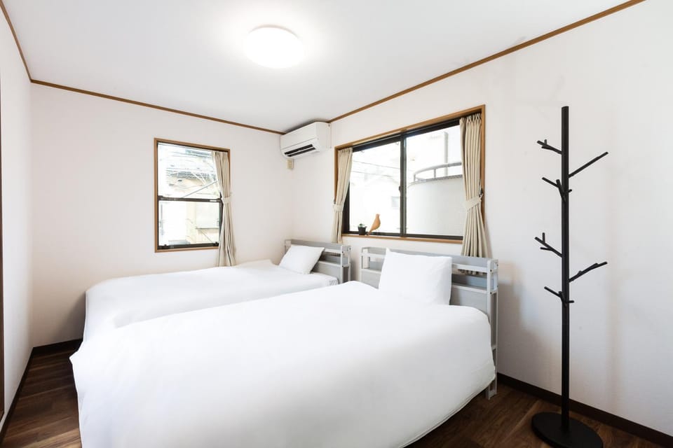 Bedroom, air conditioner
