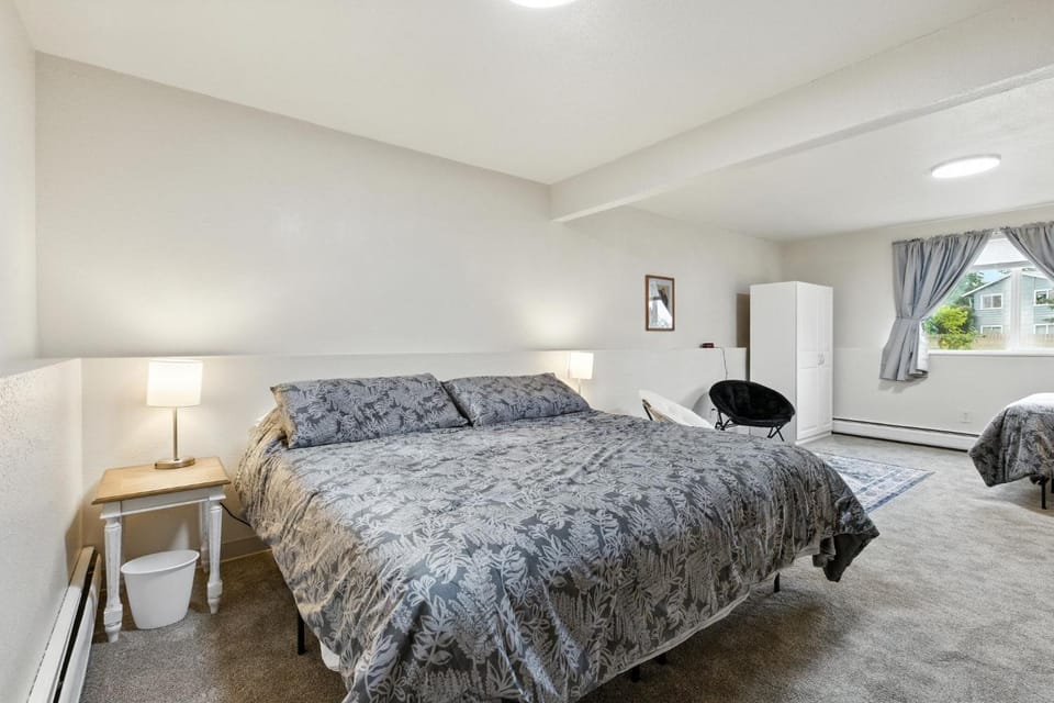 Anchorage 5BR Retreat Hikes, City & Comfort home House in Anchorage