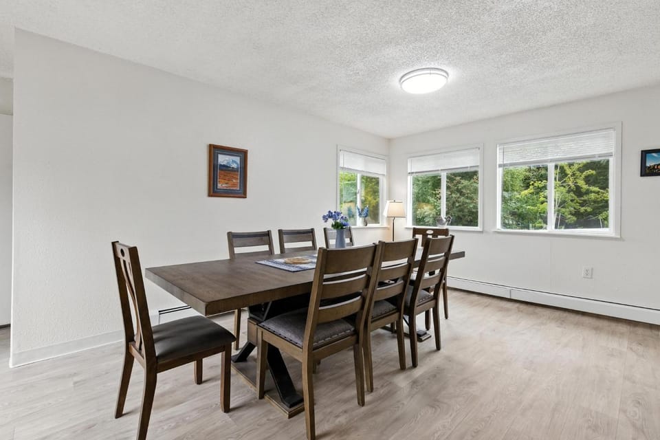 Anchorage 5BR Retreat Hikes, City & Comfort home House in Anchorage