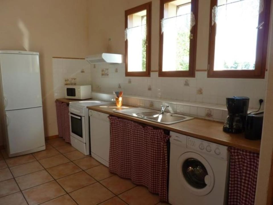 Kitchen or kitchenette, dishwasher, minibar, pet friendly, stove