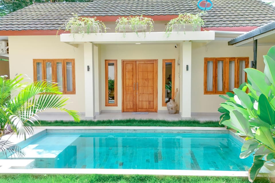 Property building, Patio, Pool view