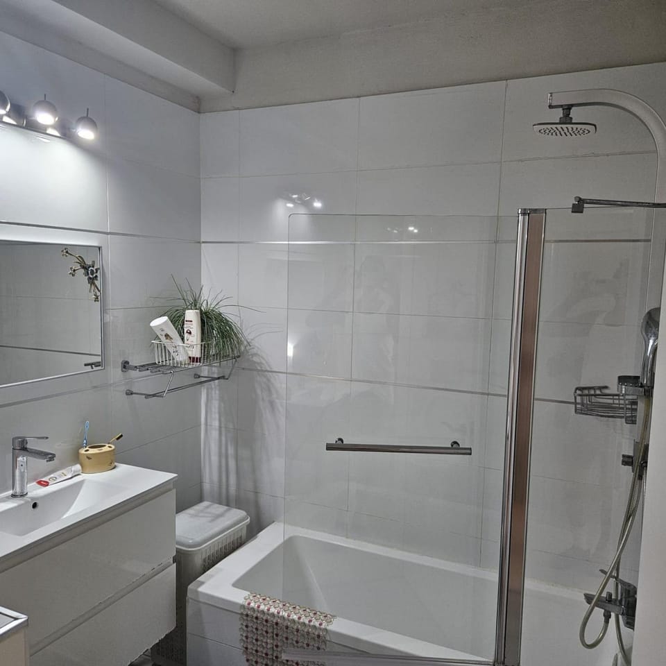 Shower, Bathroom, Bath