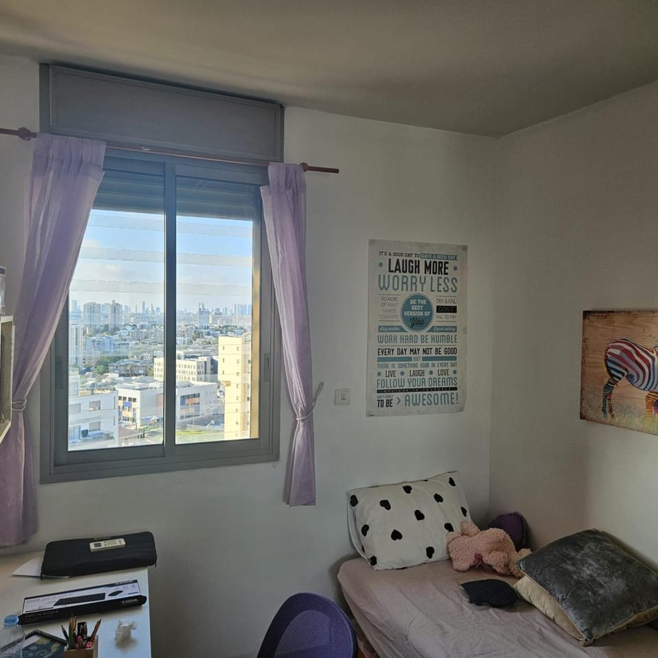 Bed, Photo of the whole room, Bedroom, City view