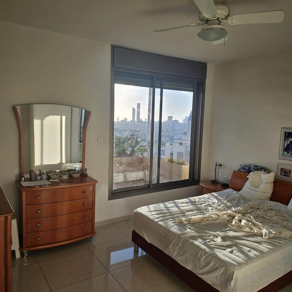 Bed, Photo of the whole room, Bedroom, Mountain view, Sea view
