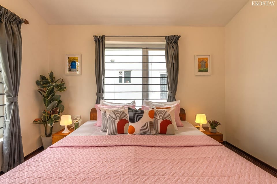 Bed, Photo of the whole room, Bedroom