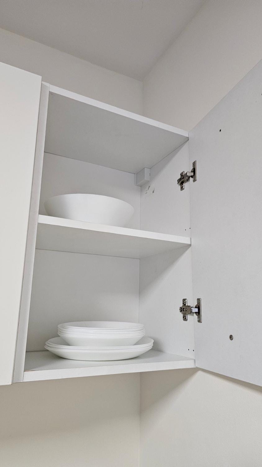 Batorego16 Yellow Studio Apartment in Warsaw