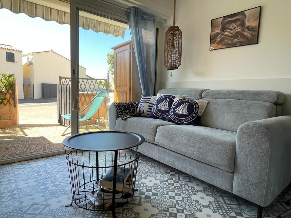 Patio, Seating area