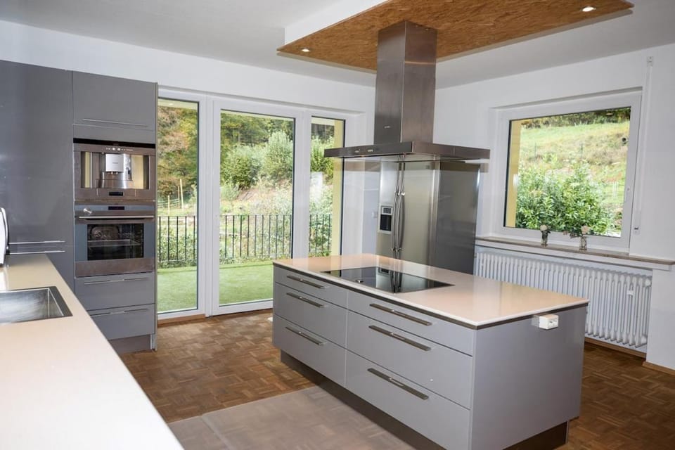 Whirlpool, Billiard, Sauna! Ferienhaus Lacher House in Forbach
