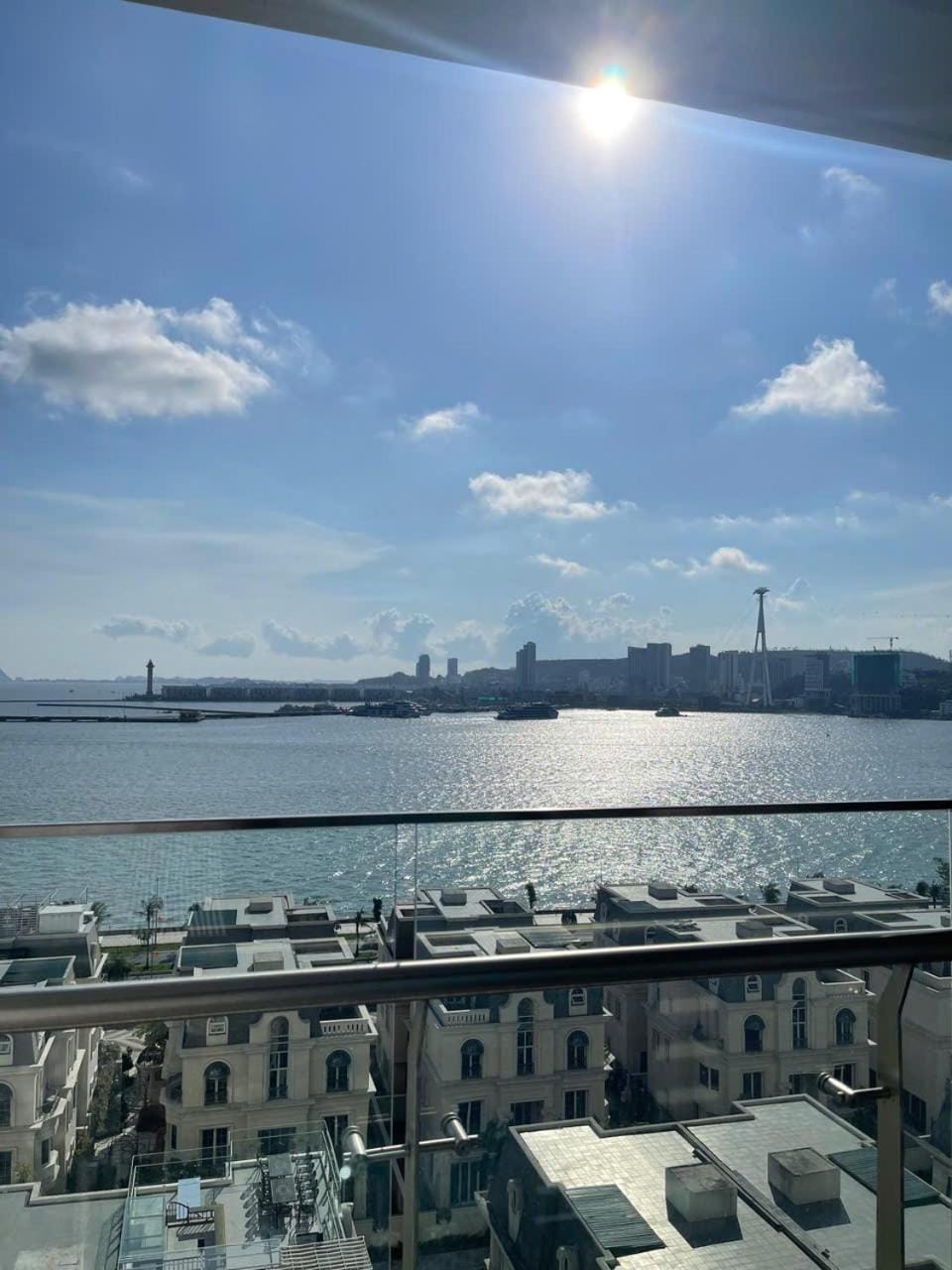 Nearby landmark, Day, Natural landscape, View (from property/room), Balcony/Terrace, City view, Lake view, River view, Sea view