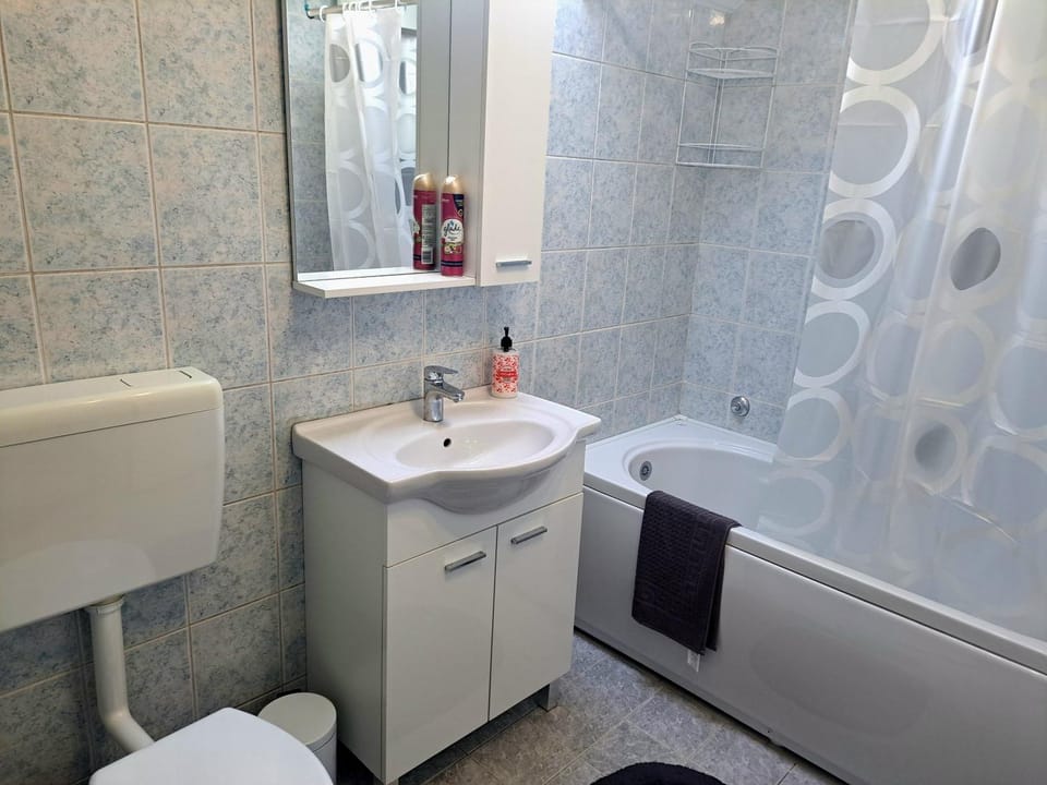 Bathroom, Bath