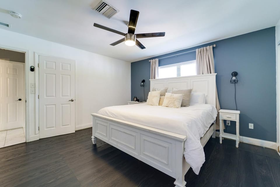 Bed, Bedroom