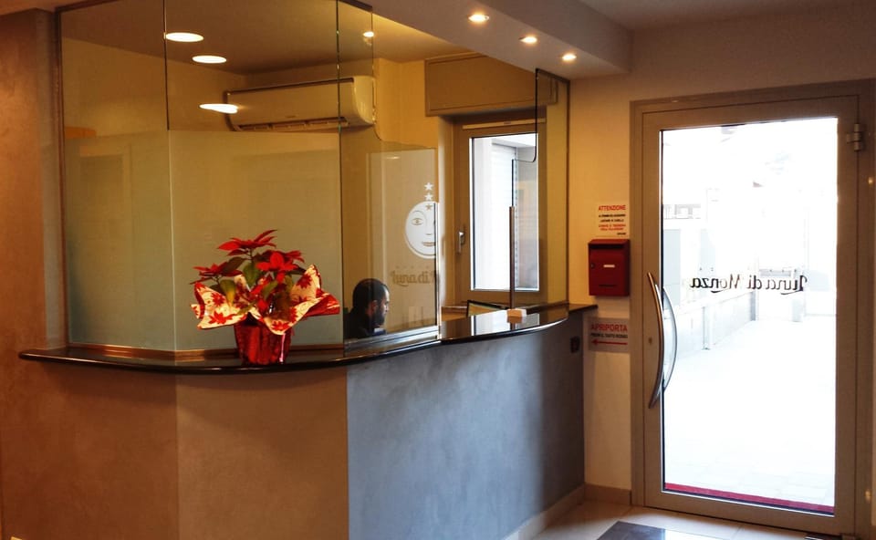 Staff, Lobby or reception