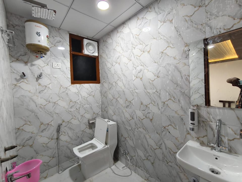 FabHotel Yatri Inn Hotel in Noida