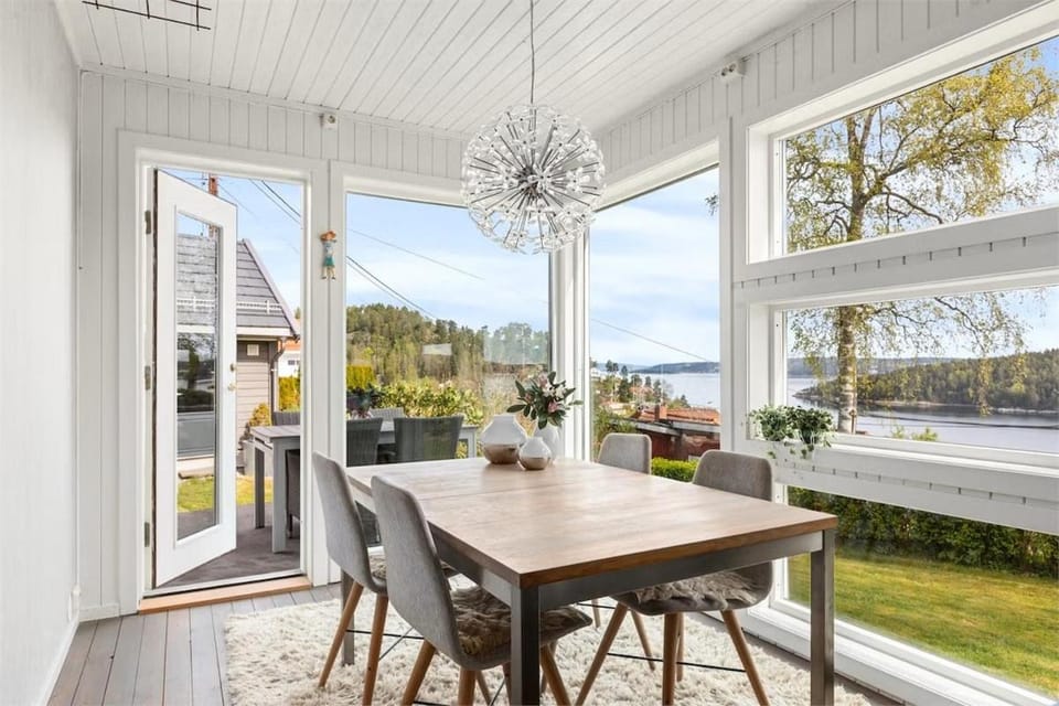 Patio, View (from property/room), Dining area, Garden view, Sea view