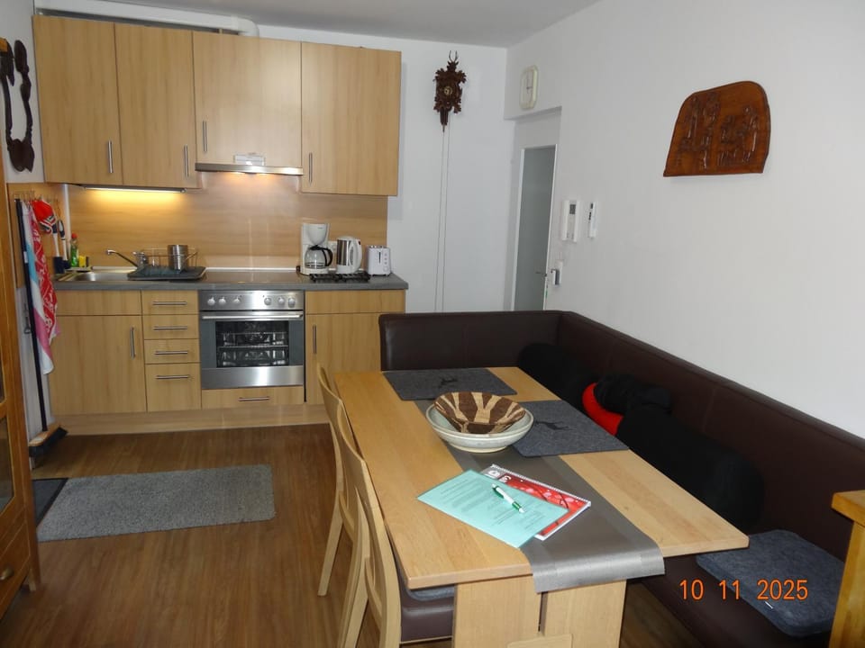 Dining area, kitchen