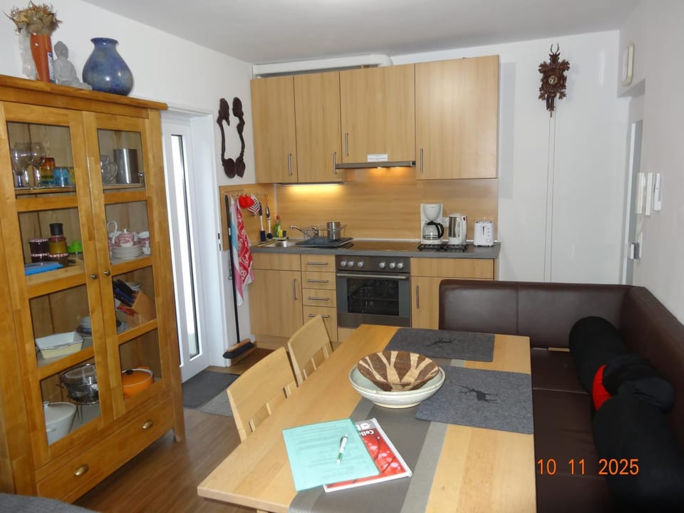 Dining area, kitchen