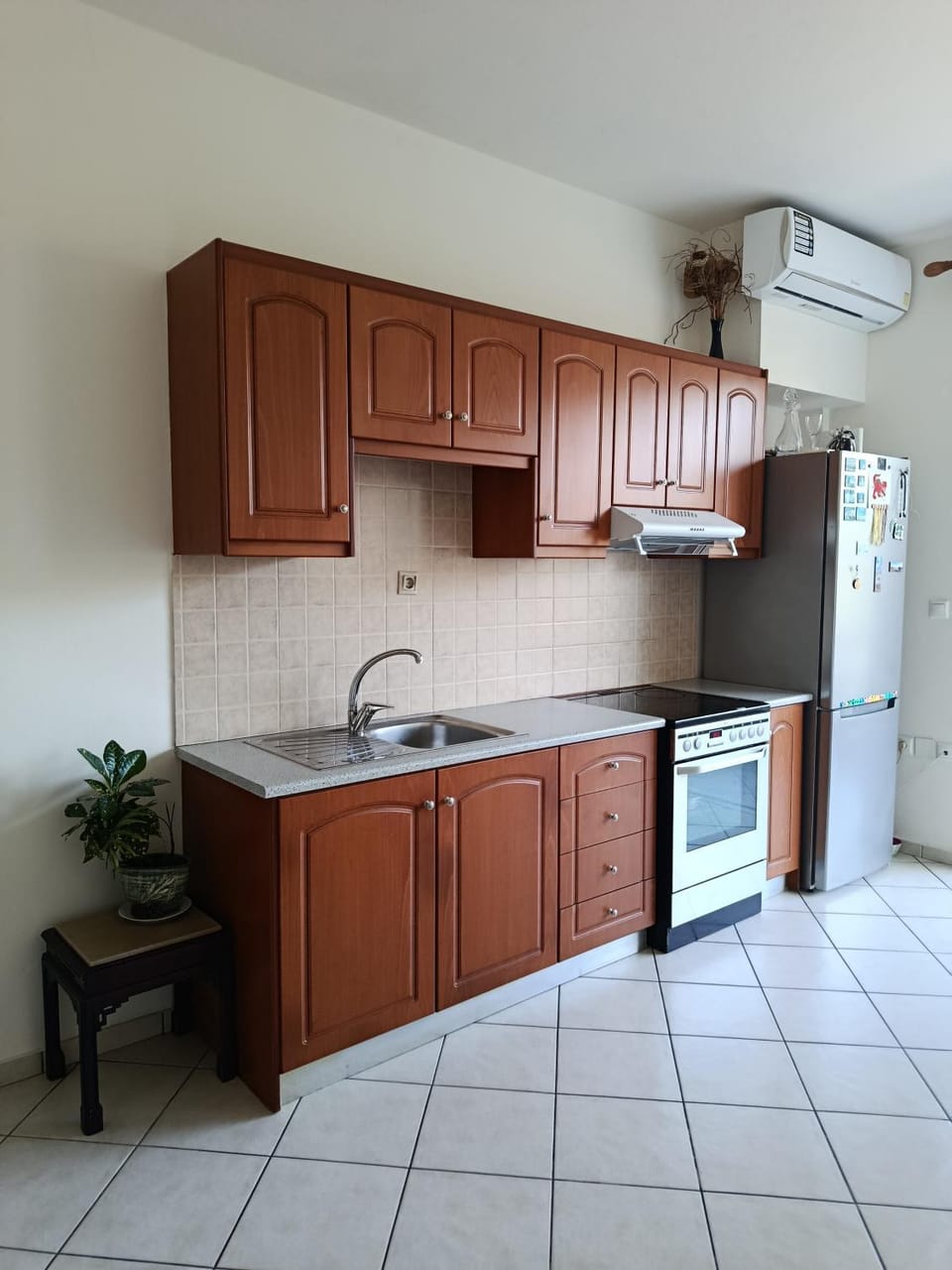 Kitchen or kitchenette, oven, stove
