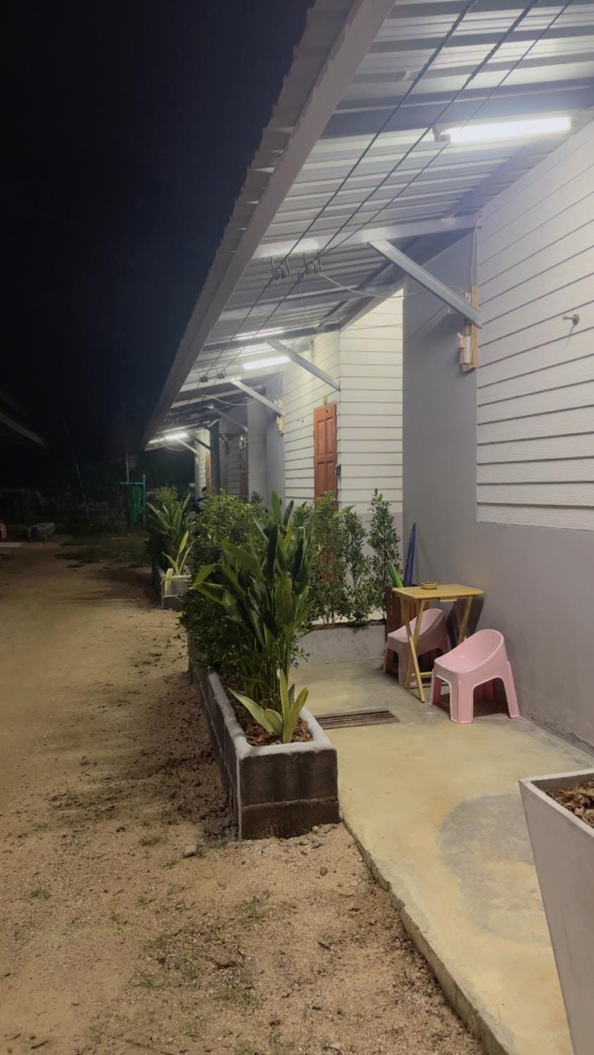 Night, Garden view