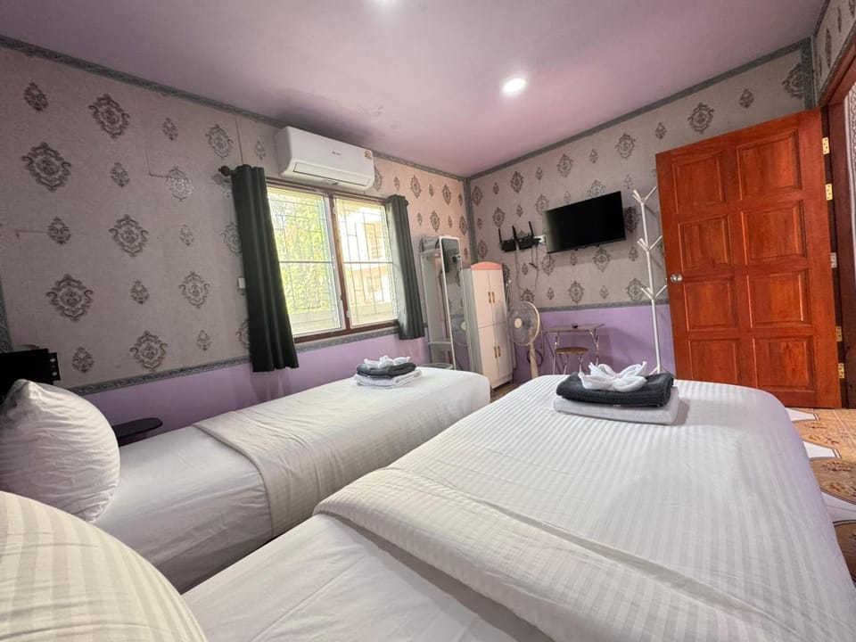 TV and multimedia, Photo of the whole room, towels, wardrobe