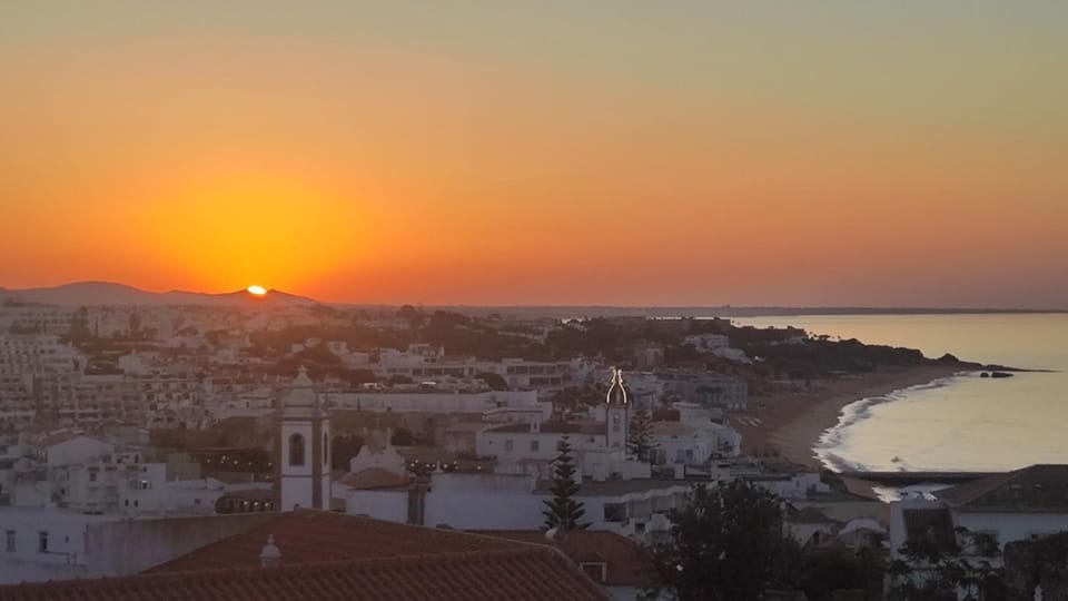 3E Blissful Albufeira Praia Apartment in Guia