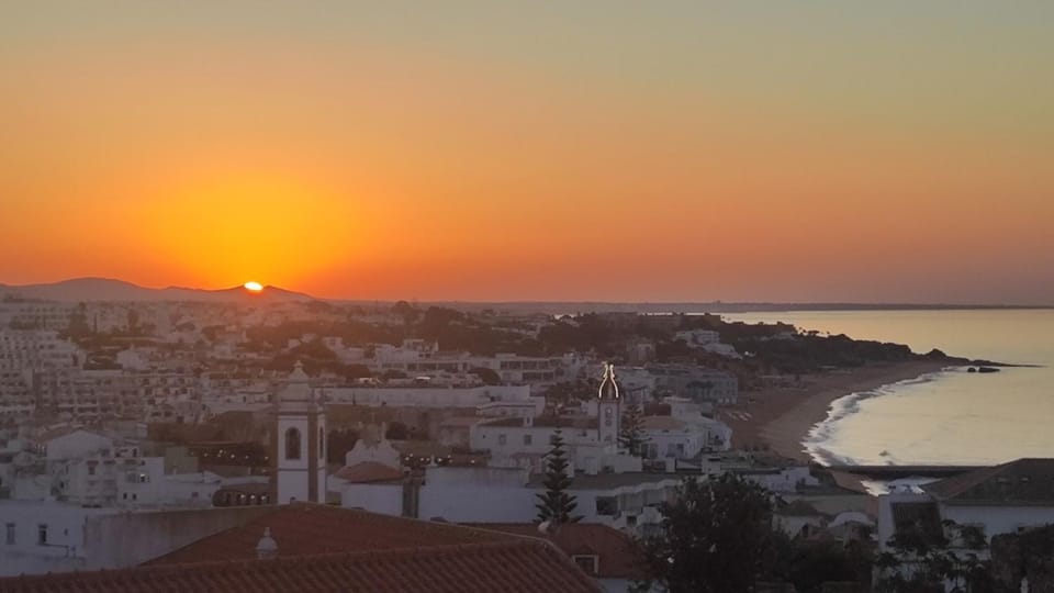 3E Blissful Albufeira Praia Apartment in Guia