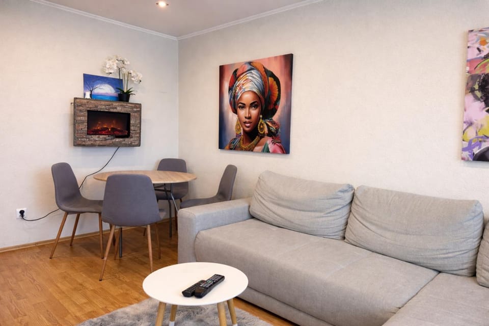 Living room, Photo of the whole room