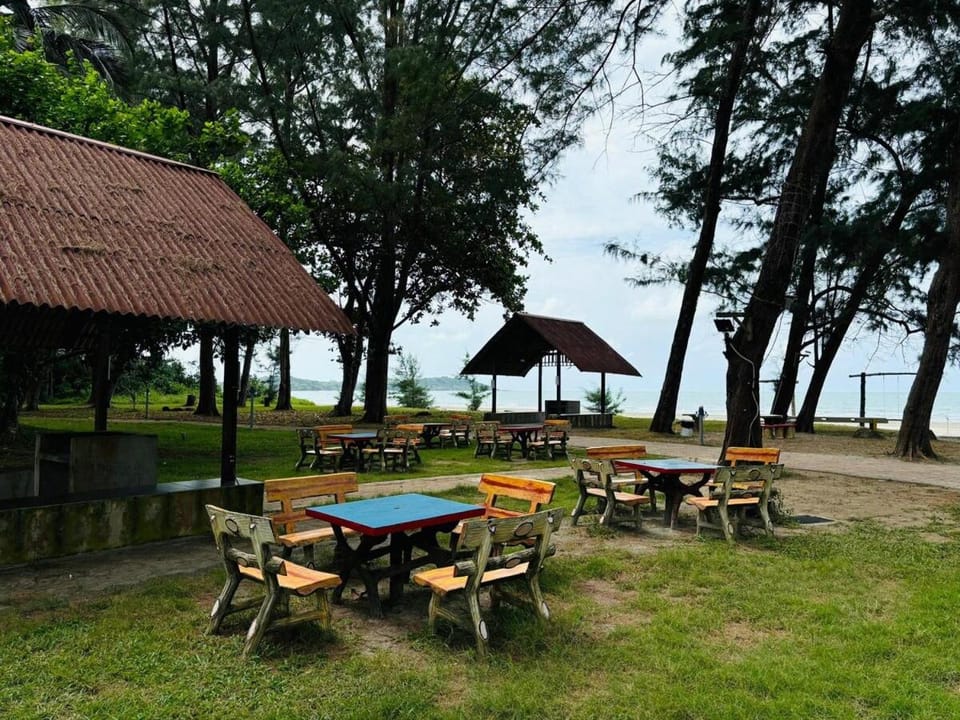 Desaru Beach Luxury Suites Pool View 3Pax E1 Apartment in Johor