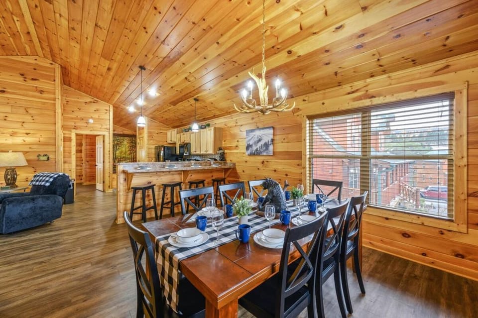 Dining area, Food