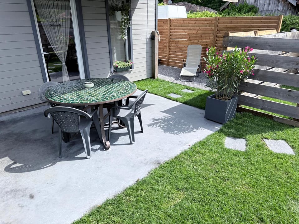 Spring, Garden, Dining area, Garden view