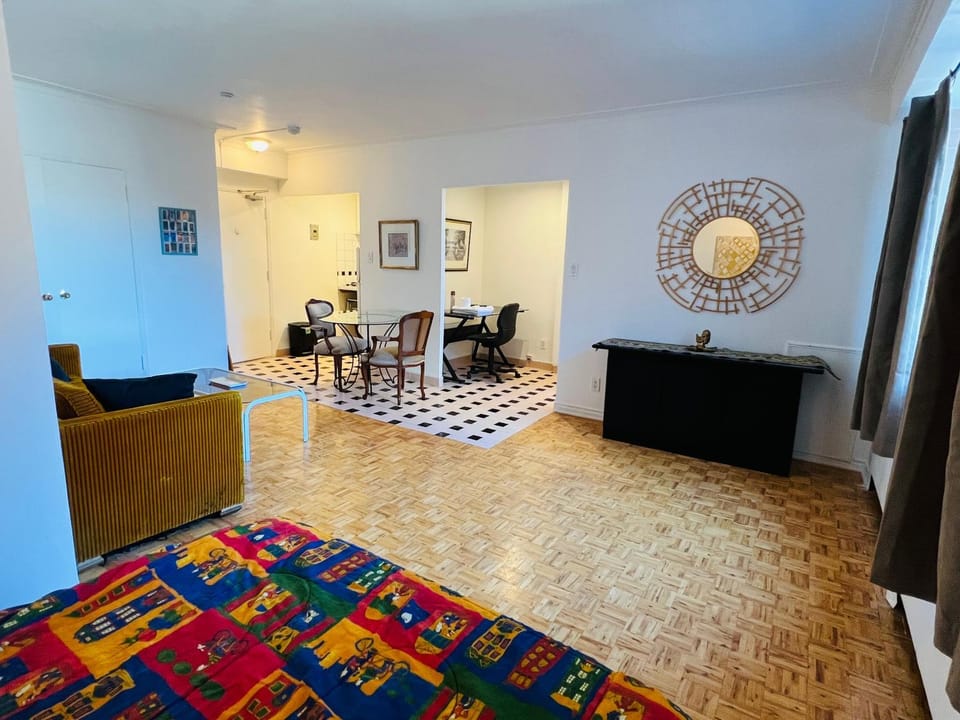 Living room, Photo of the whole room, Seating area, Bedroom