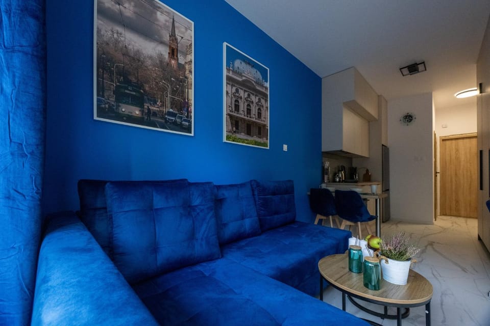 Blue Garden Studio by Fengshui4u, prywatny ogródek, bezpłatny parking, nowy budynek, dostęp na kod Apartment in Masovian Voivodeship