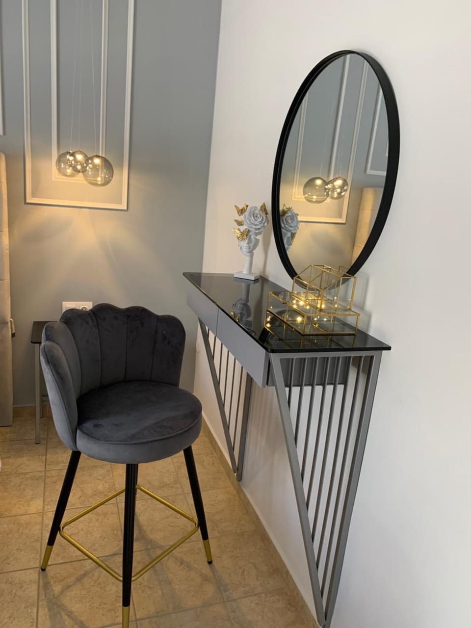 Business facilities, Seating area, Bedroom