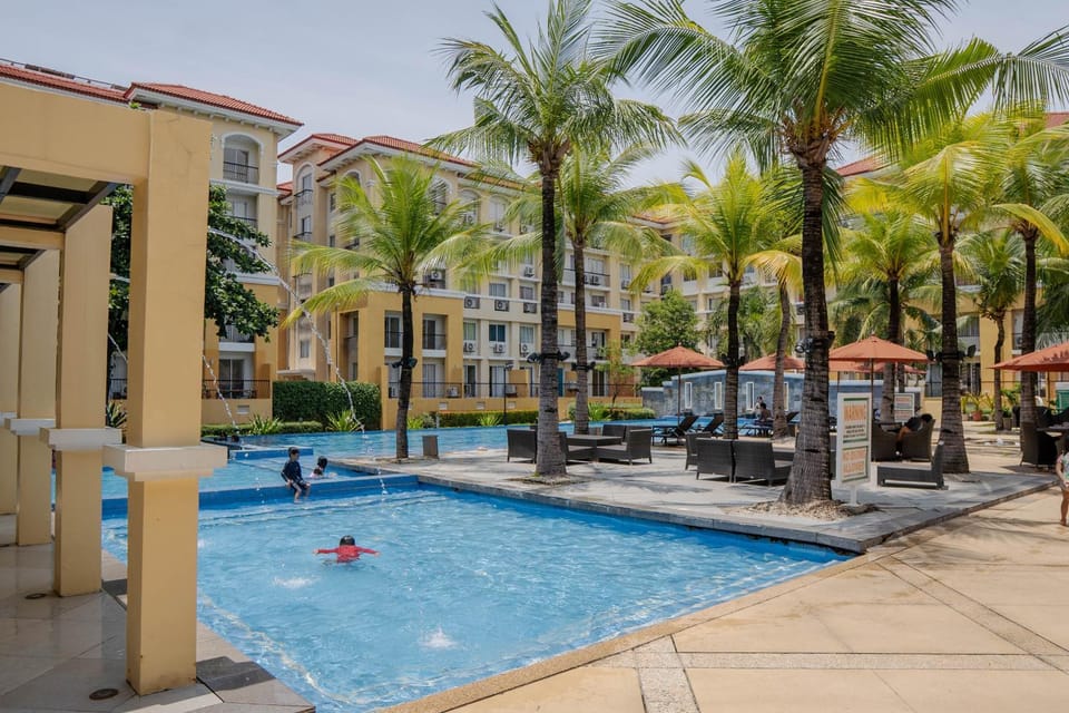 Property building, Restaurant/places to eat, Swimming pool, Breakfast