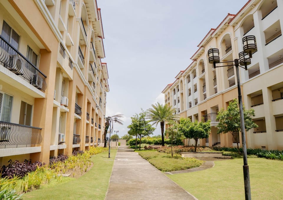 Property building, Restaurant/places to eat, Swimming pool, Breakfast