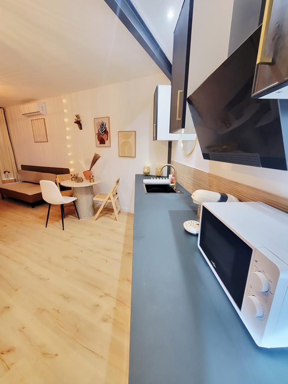 TV and multimedia, Kitchen or kitchenette, Dining area, oven