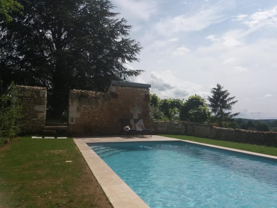 L'ecole des Filles House in Centre-Val de Loire