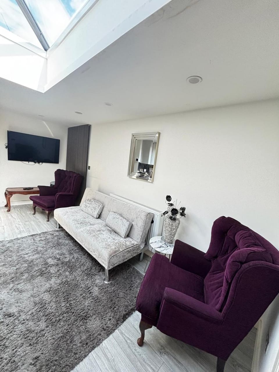 A Nice 2BR Fully Furnished with Parking 2BRFN LP House in Wycombe District