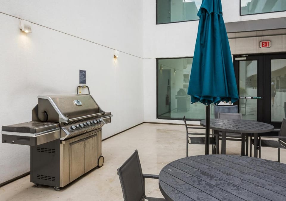 BBQ facilities, Inner courtyard view