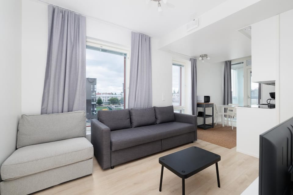 TV and multimedia, Living room, Photo of the whole room, Seating area, Bedroom